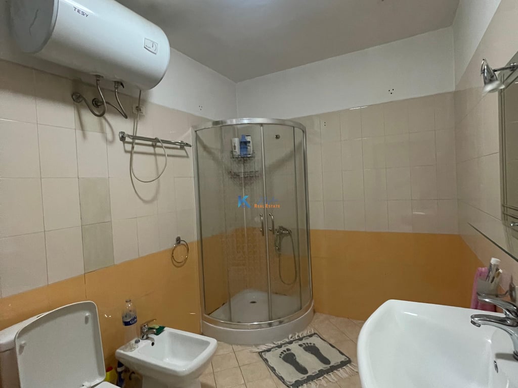 Apartament 2+1 per qira ne rrugen Dritan Hoxha, afer Intesa SanPaolo 