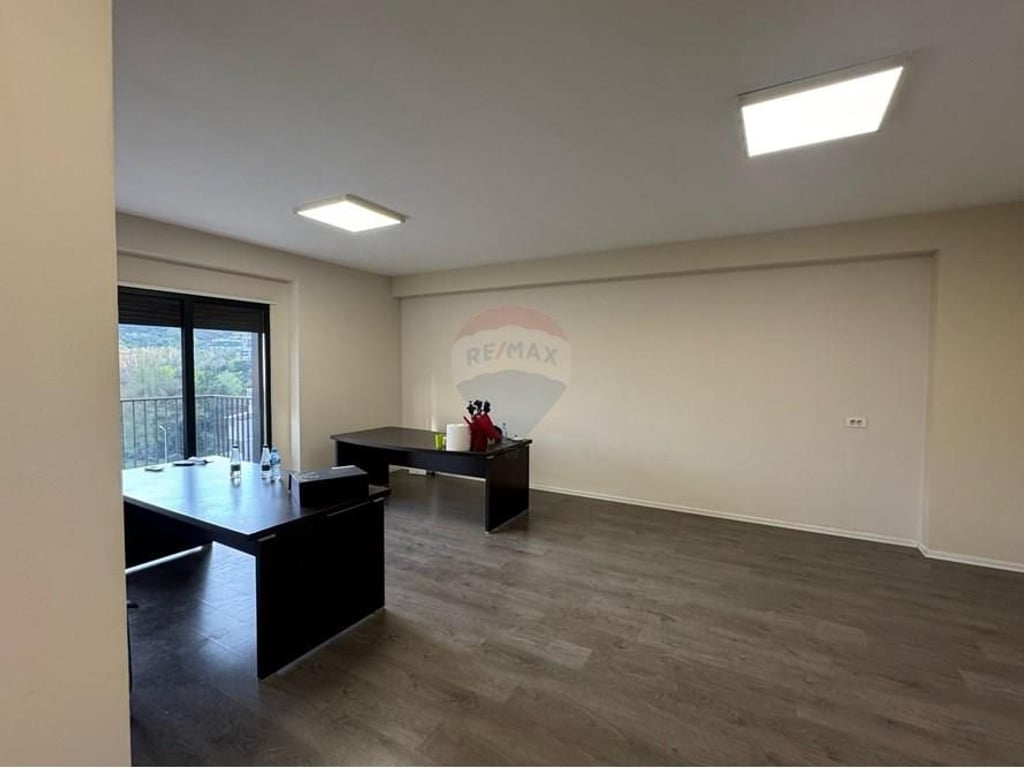 ZYRE PER QIRA TEK KOMUNA E PARISIT!