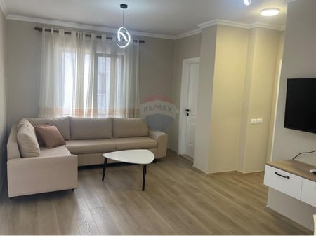 Apartament 2+1 per Qira Selite perball xhamise