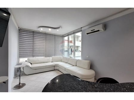 Apartament 3+1 me qira tek Liqeni i Thate!