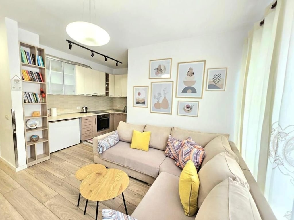 Apartment 1+1 for rent, former Aviation Field, near Dhora Leka school. Price: 550 euros.