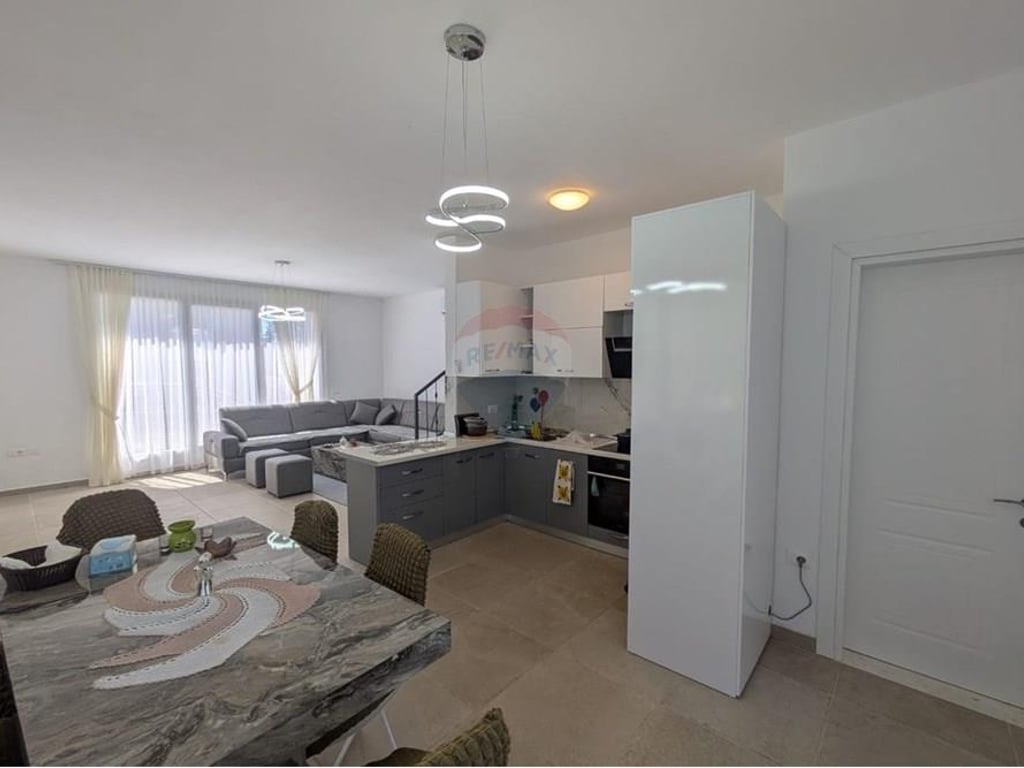 Modern villa for sale in Lalzi Bay