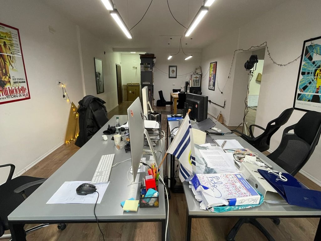 Jepet me qera Apartamenti 2+1 per ambient biznesi Rruga e Elbasanit , prapa ambasades amerikane Cmimi : 750Euro