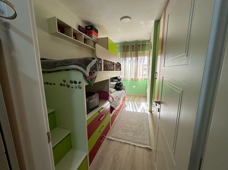 	 Apartament 2+1 me Qera ne Astir