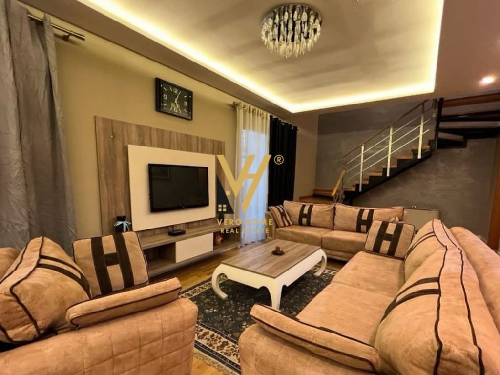 AFFITTASI VILLA 3+1+GARAGE IN VIA JORDAN MISJA 1.350 EURO