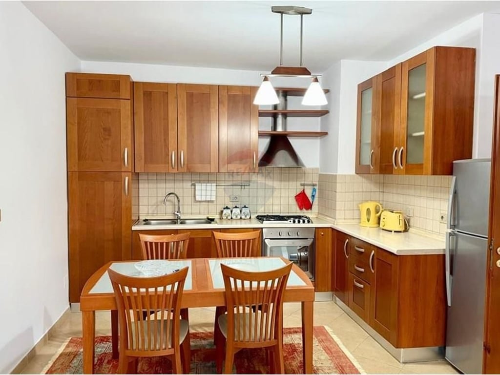 Apartment. 2+1. Petronini