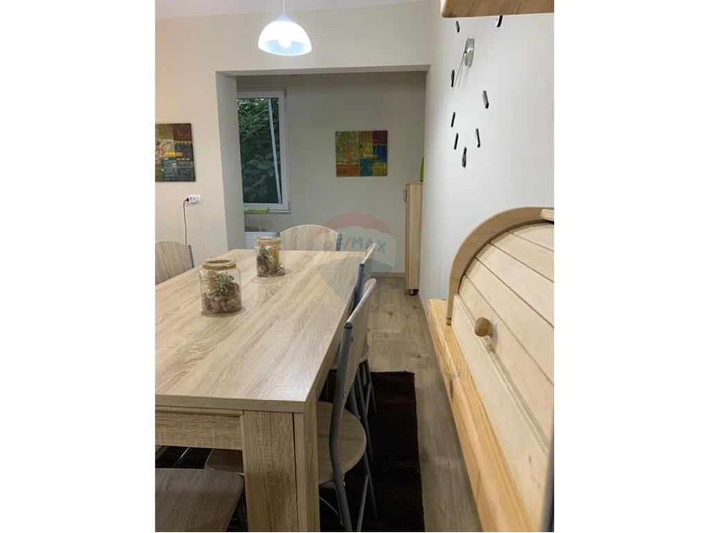 Jepet apartament 1+1 me qira ne qender te rruga Bardhok Biba