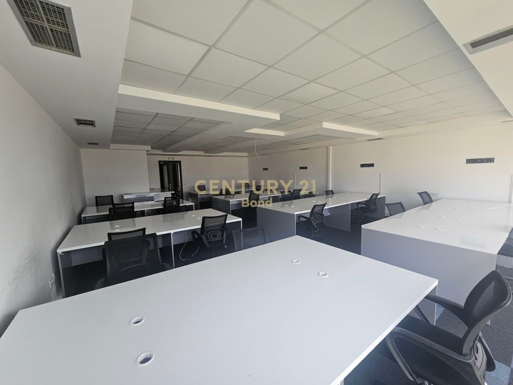 ISH BLLOKU AMBIENT ZYRASH ME QIRA !!