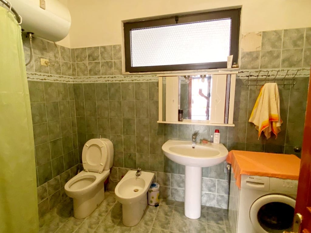 😍🏡House for sale, 3 stories, near the center, Kavajë.