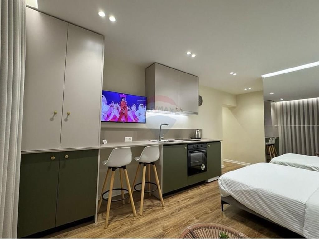 Apartments &amp; Studios for sale in New Market.