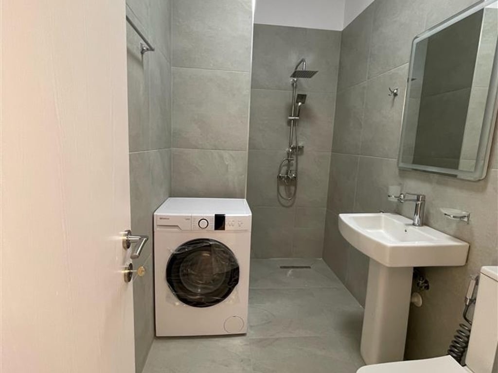 🏡 Vendesi appartamento 2+1+2 in Via Dritan Hoxha