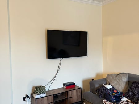 Affittasi appartamento 1+1, via Qemal Stafa di fronte alla scuola Fan Noli 450 euro.