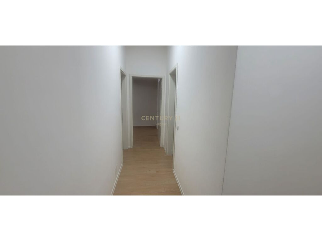 Jepet me qera 3+1 ambient tek Kompleksi Kontakt 