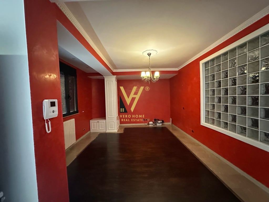 A 220M2 SPACE FOR RENT IN MYSLYM SHYRI 1,750 EURO