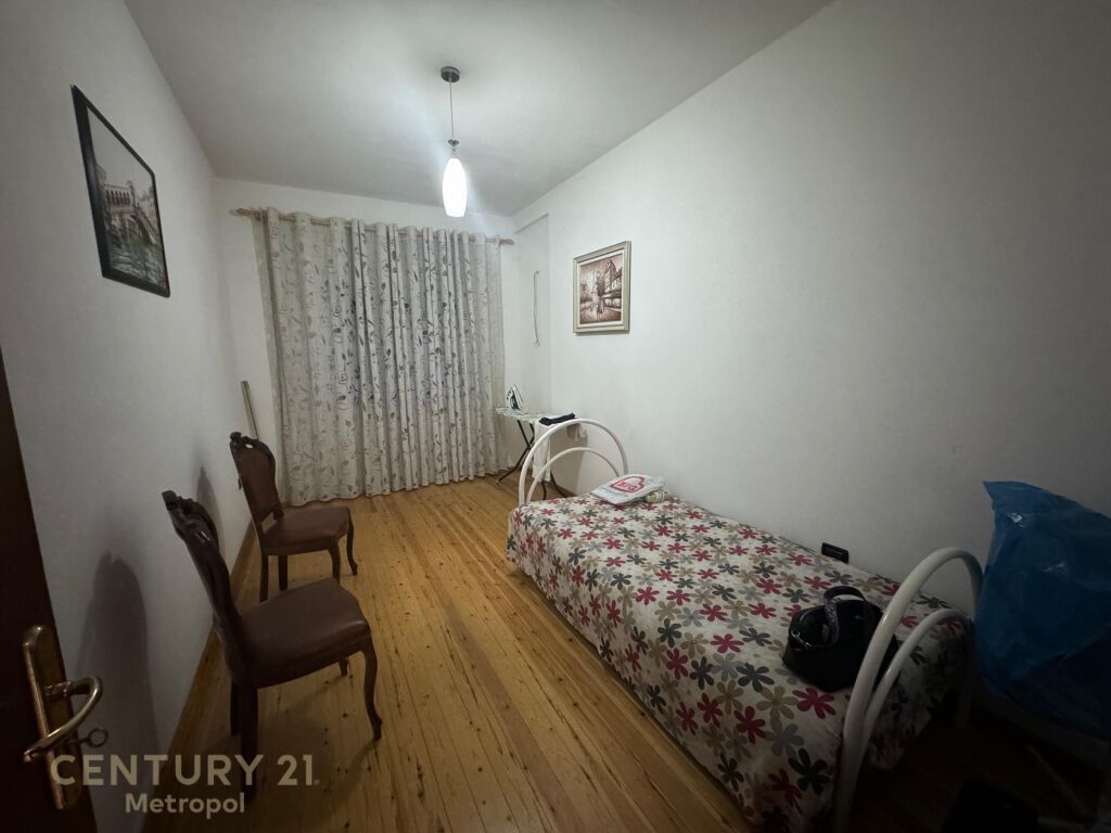 Shitet shtëpi private dy katëshe në Rrugën "Ali Visha"