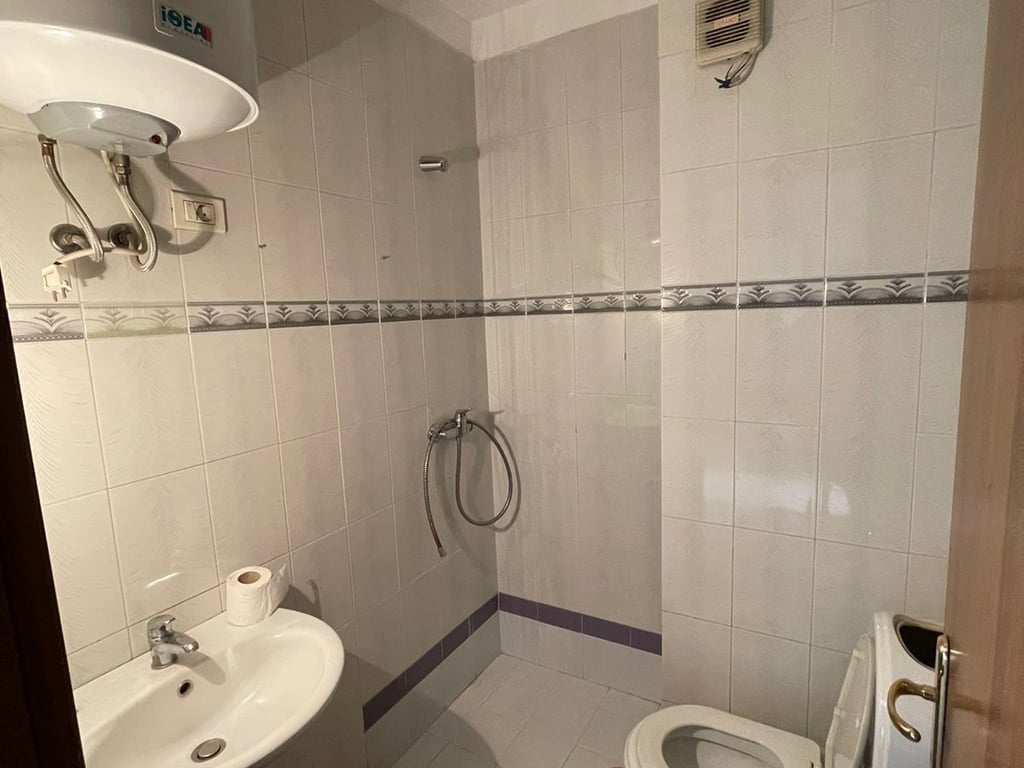 FOR RENT 2+1 APARTMENT + KITCHEN + 2 BATHROOMS, ARROW BUILDING, TIRANA.