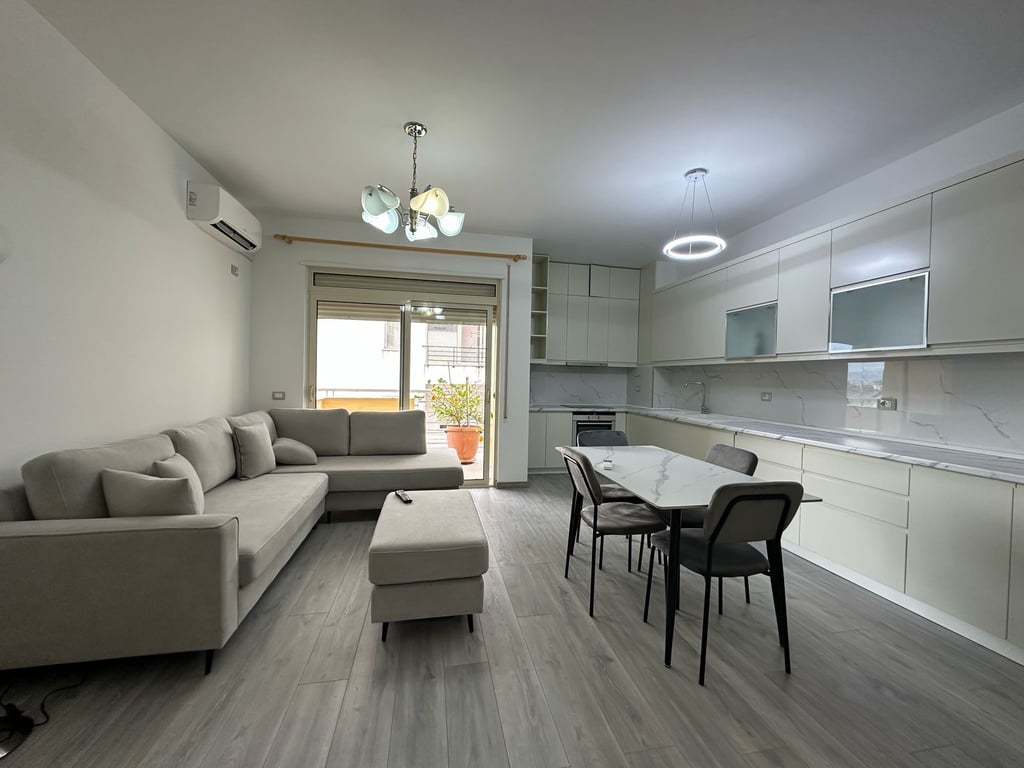 JEPET ME QIRA APARTAMENT 2+1+2 LIQENI I THATE