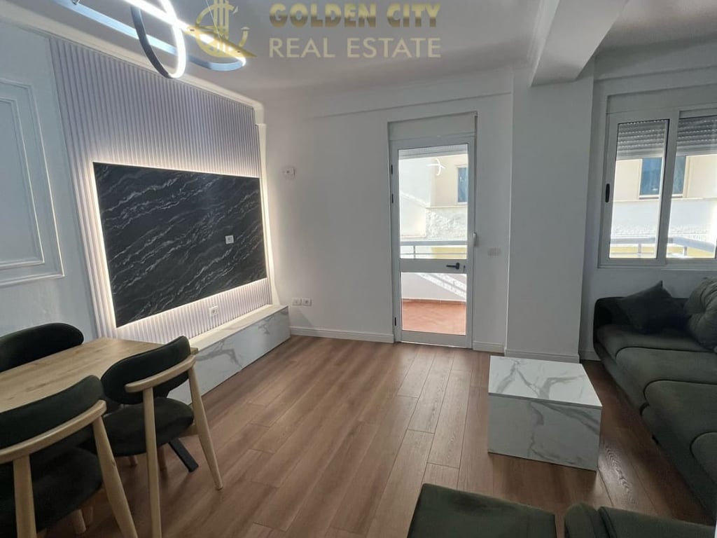 Shitet Apartament 1+1 shkembi kavajes