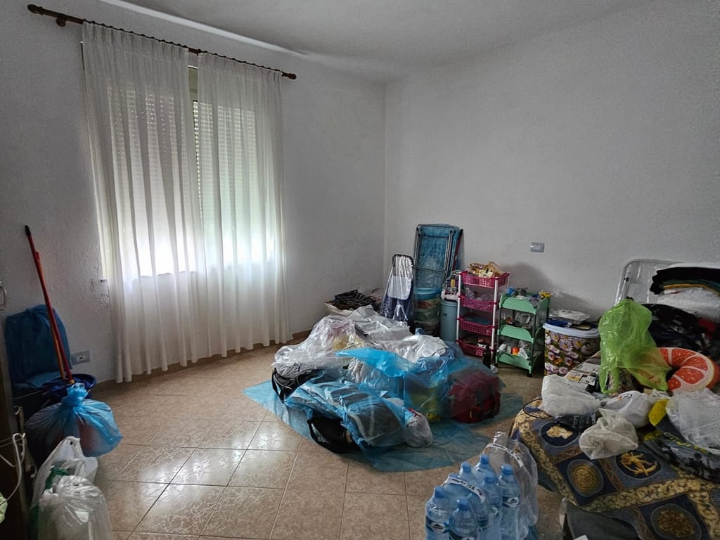 Edificio di 3 Piani in Vendita Vicino allo Stadio