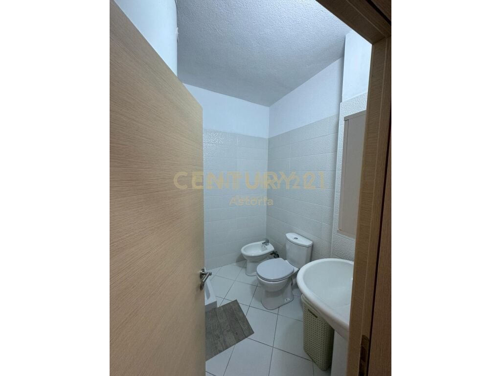 Shitet apartament 1+1 Shkembi i Kavajes 85,000 €