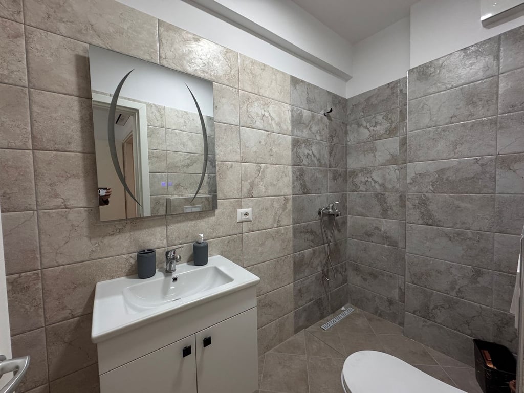 Vendesi appartamento 2+1+2 Don Bosko, arredato.