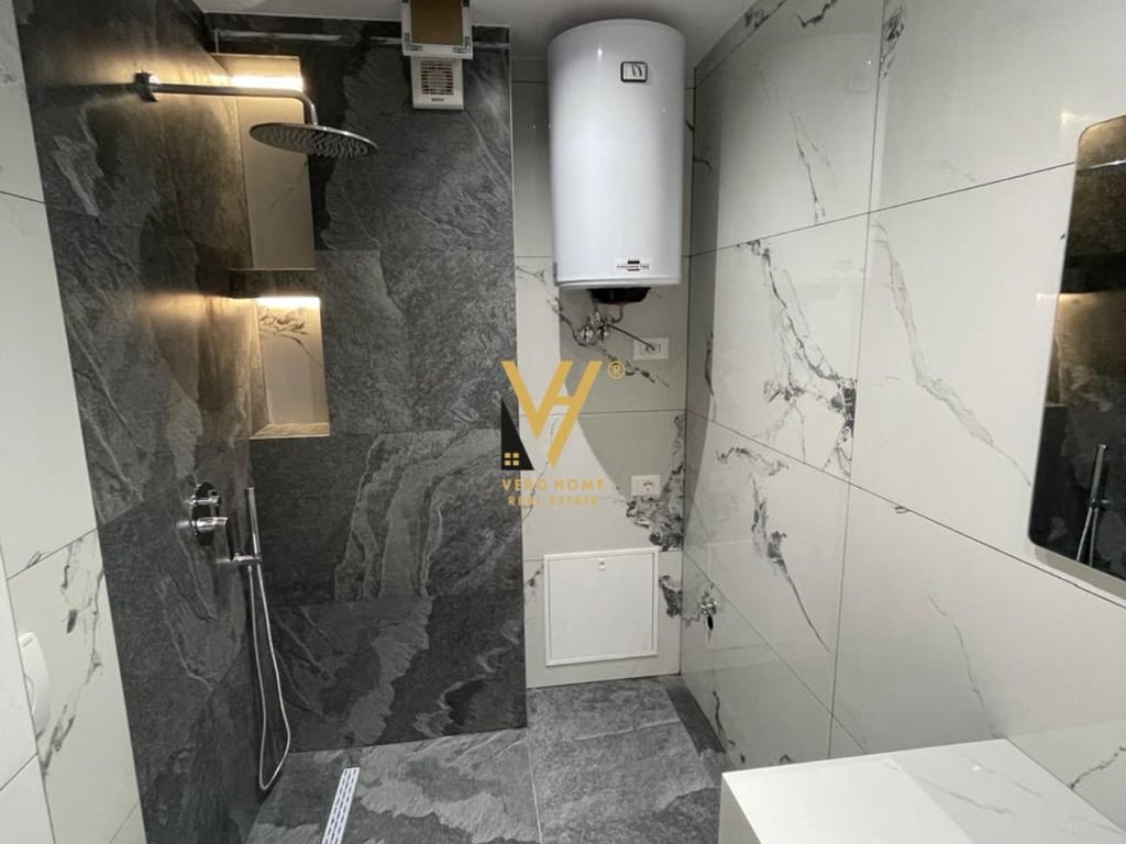 VENDESI APPARTAMENTO 1+1 A 5 MAJI 118.000 EURO