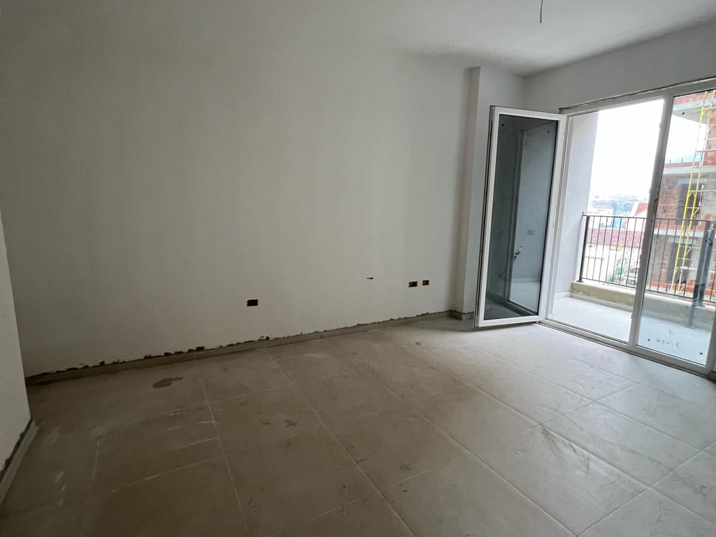 Vendesi Appartamento 1+1+1 Balcone