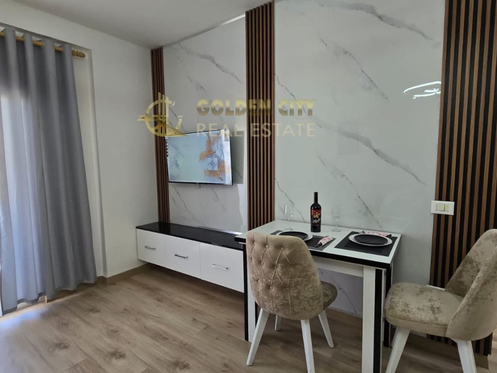 Shitet super apartament 1+1 Plazh Durres