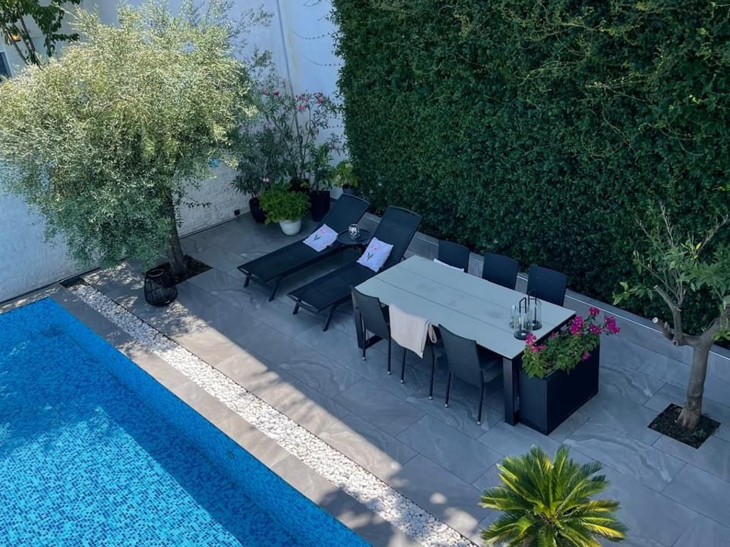 Tirana, in affitto Villa con Piscina Kodra e Diellit Residence 2, 200 m² 2300 Euro affitto o 660.000 Euro vendita