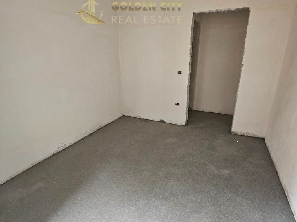 Shitet apartament 2+1+2 Golem