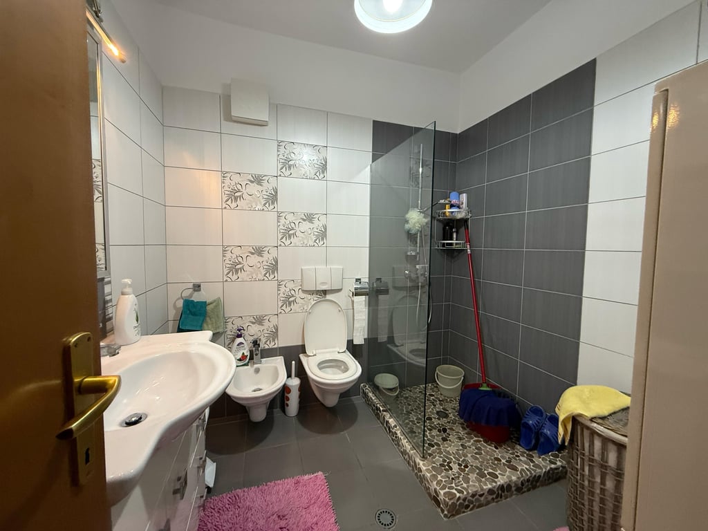 Apartament 2+1+2 për Shitje – Ish Ekspozita, pranë Myslym Shyrit! 