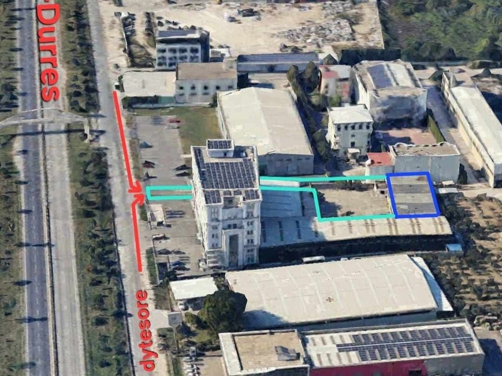 600 m2 warehouse for sale