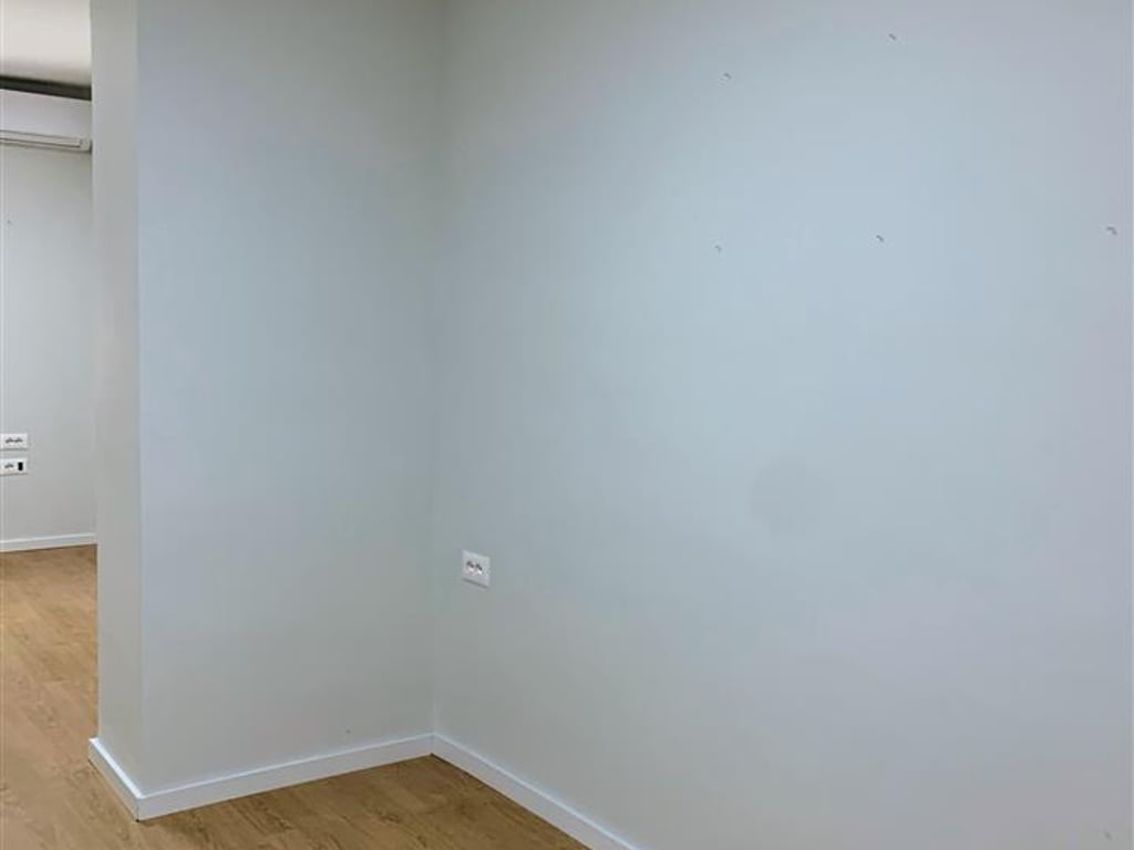 Ambiente Commerciale in Affitto, Nel Blocco 450 euro