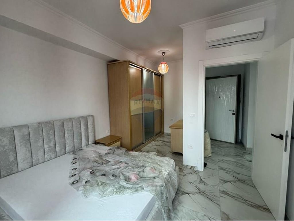 2+1 Apartment with Parking for Rent!
