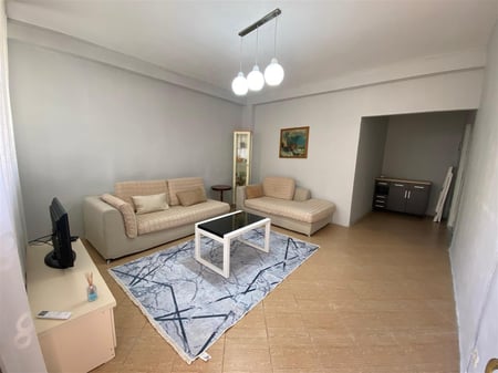 Jepet me Qera Shtepia 2+1,  Rruga Imer Ndregjoni, prane Shkolles se Bashkuar 500 euro