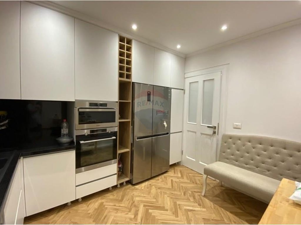 Appartamento 3+1 in vendita in Via Elbasanit!