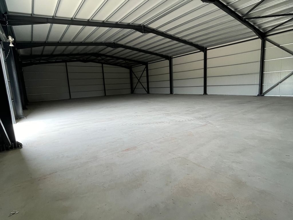 AFFITTASI CAPANNONE, RINAS 📍 RINAS