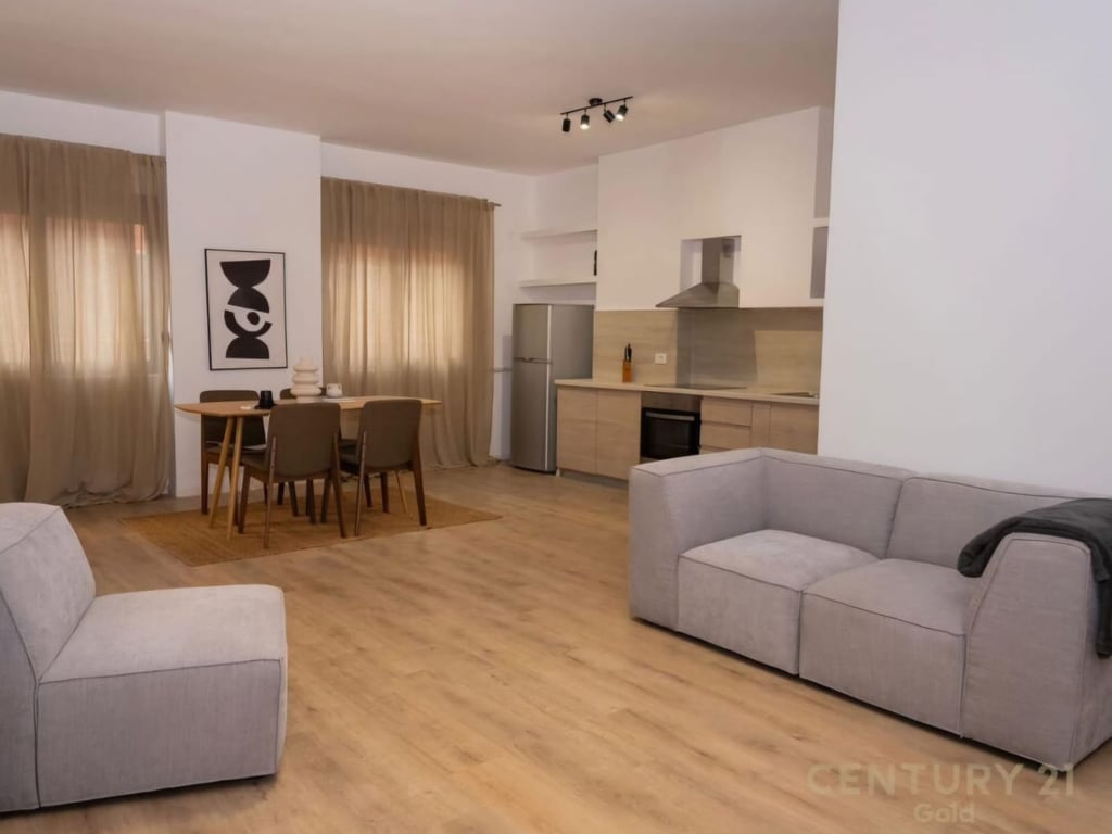 Për Shitje: Apartament Modern 3+1 me Pamje në Rr. Barrikadave, Tiranë