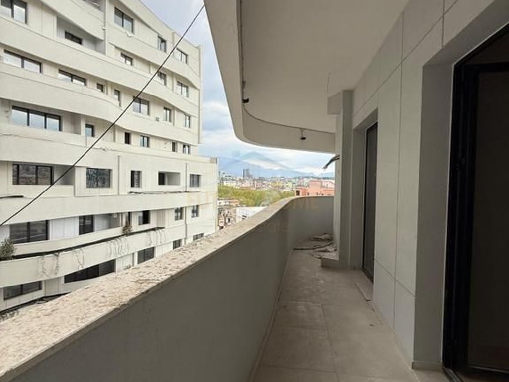 Shitet apartament 2+1+2 Spring Residence