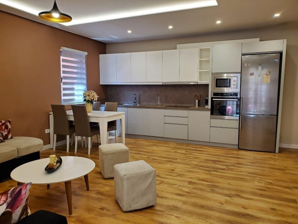 🏡 Affittasi appartamento 2+1 nel Complesso Deliorgji, Via Kavajes