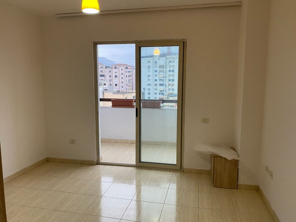 Jepet Me Qira , Apartament 2+1, Stacioni i Trenit , Tirane
