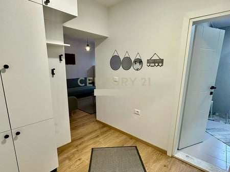 QIRA, STUDIO-APARTAMENT MODERN, MINE PEZA 450 € /Muaj