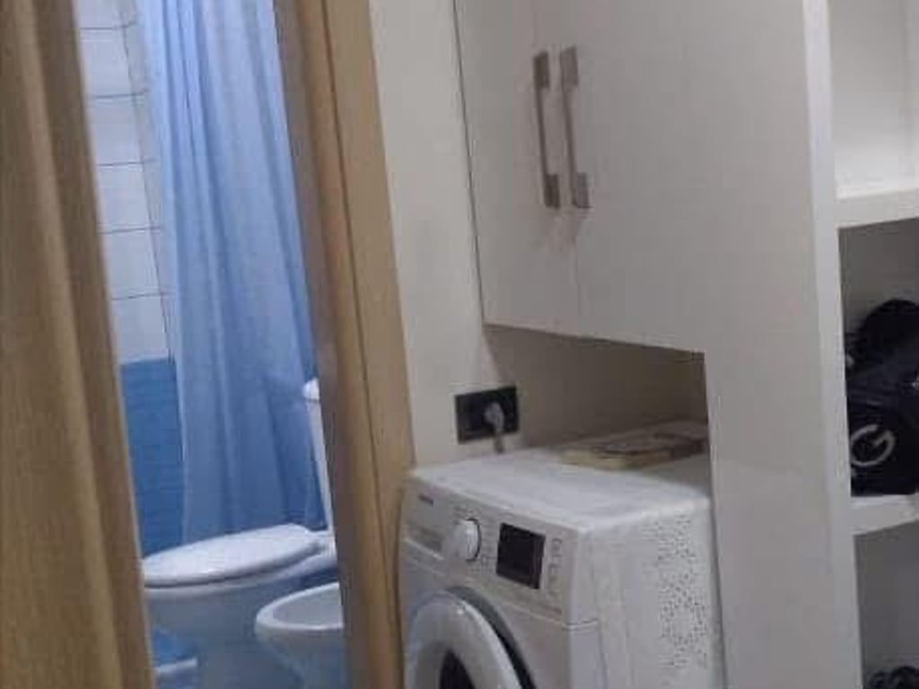 Jepet apartament me qera 1+1 Ish Restorant Durrsi