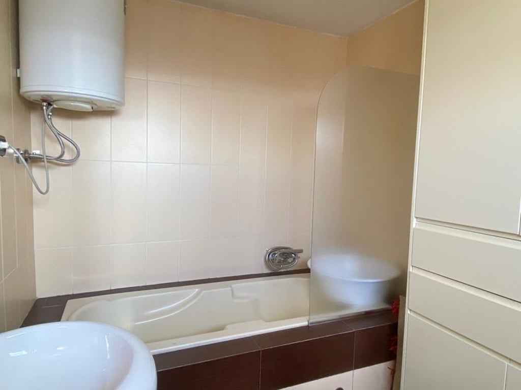 Jepet me QIRA apartament 2+1 tek Rruga "Hoxha Tahsim"