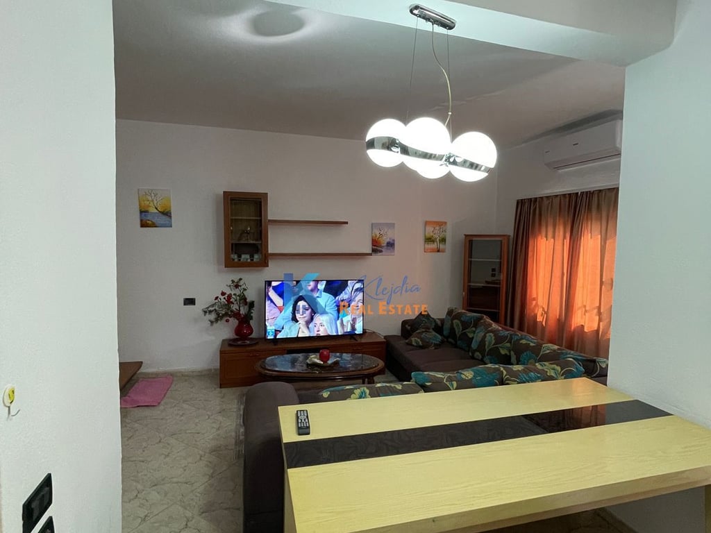 Apartament Duplex per qira te Stadiumi Dinamo