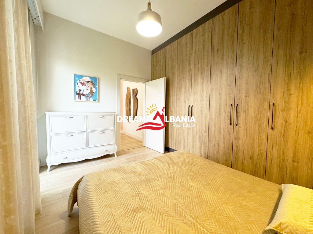 Jepet me qera super apartament 1+1 ne qender, prane Pazarit te Ri, Tirane (ID 42111372)