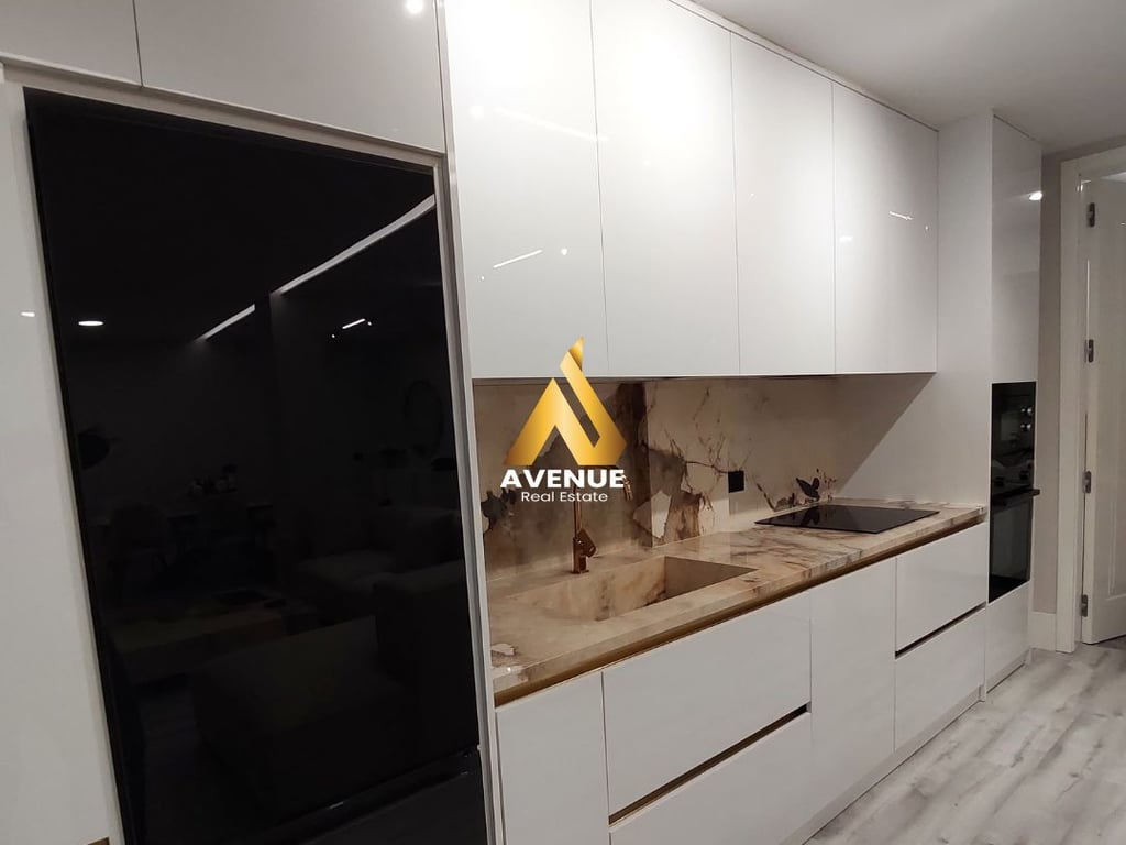 Jepet me Qira apartament 2+2+2 tualete Bllok, Tirane