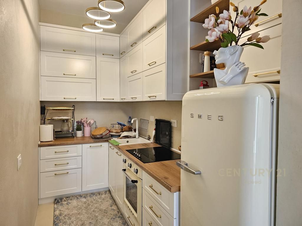 For sale Apartment 2+1 with Yard at Gjiri i Lalzit €295,000