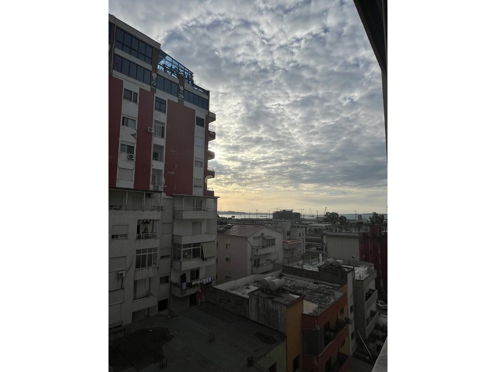 Appartamento 2+1 in affitto all'ingresso di Durazzo!