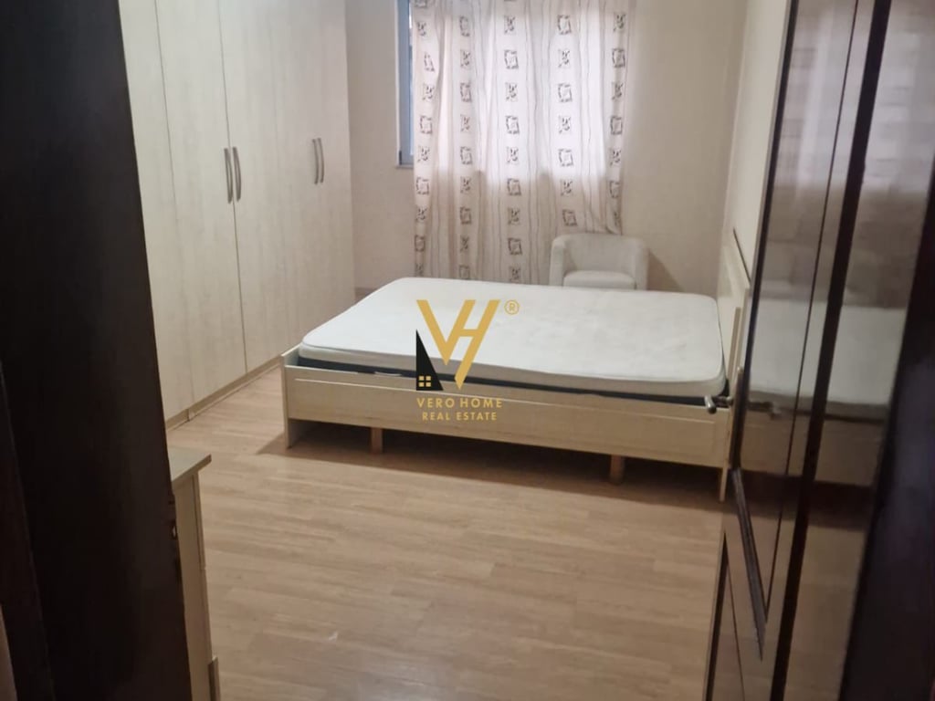 AFFITTASI APPARTAMENTO 3+1+2+BOX A BRRYL A 50.000 LEKË